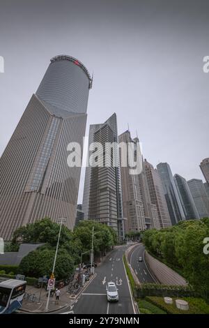 Shanghai, China - 30. Dezember 2022: Lujiazui Business District in Pudong, Shanghai, China Stockfoto