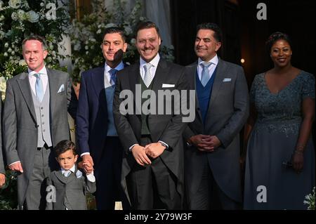 Athen, Griechenland. September 2024. Matthew Kumar trifft am 28. September 2024 in der Metropolitan Cathedral von Athen zu seiner Hochzeit mit Prinzessin Theodora von Griechenland ein. (Foto: Nicolas Koutsokostas/NurPhoto) Credit: NurPhoto SRL/Alamy Live News Stockfoto