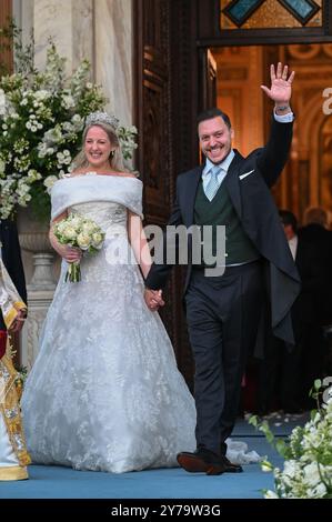 Athen, Griechenland. September 2024. Prinzessin Theodora von Griechenland und Matthew Kumar verlassen die Metropolitan Cathedral von Athen nach ihrer Hochzeit am 28. September 2024 in Athen. (Foto: Nicolas Koutsokostas/NurPhoto) Credit: NurPhoto SRL/Alamy Live News Stockfoto