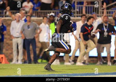 28. September 2024: Duke Blue Devils Running Back Peyton Jones (5) stürmt sich für den spielsiegreichen Touchdown während des NCAA-Fußballspiels zwischen den Nor Stockfoto