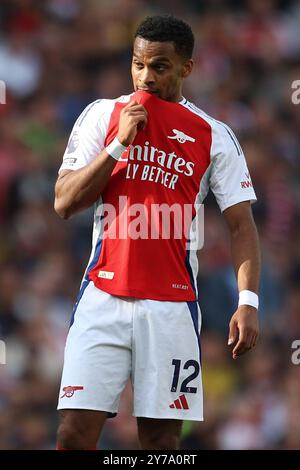 London, Großbritannien. September 2024. Arsenal-Verteidiger Jurrien Timber (12) während des Spiels Arsenal FC gegen Leicester City FC English Premier League im Emirates Stadium, London, England, Vereinigtes Königreich am 28. September 2024 Credit: Every Second Media/Alamy Live News Stockfoto