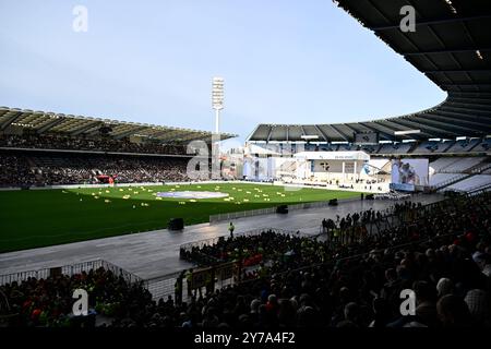 Brüssel, Belgien September 2024. Papst Franziskus führt am Sonntag, den 29. September 2024, eine heilige Messe im König-Baudouin-Stadion in Brüssel. Der Leiter der katholischen Kirche Papst Franziskus, geborener Jorge Mario Bergoglio, besucht Belgien vom 26. Bis 29. September, um den 600. Jahrestag der Universitäten KU Leuven und UCLouvain zu feiern. BELGA PHOTO ERIC LALMAND Credit: Belga News Agency/Alamy Live News Stockfoto