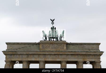 Detail vom Brandenburger Tor, neoklassizistisches Denkmal aus dem 18. Jahrhundert in Berlin, Deutschland Stockfoto