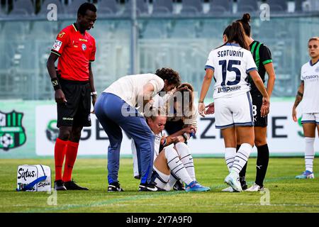 Henrietta Csiszar von Inter Womenleaves verletzte das Feld nach einem Zusammenstoß während des Spiels der Women's Series A zwischen Sassuolo Women und Inter Women im Enzo Ricci Stadion in Sassuolo am 28. September 2024 in Sassuolo. Stockfoto