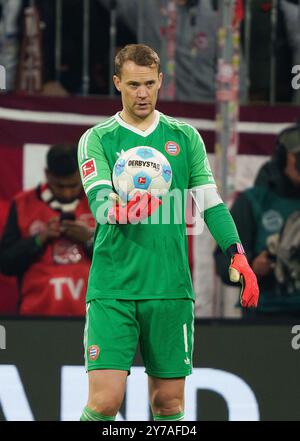 Manuel NEUER, Torhüter FCB 1 im Spiel FC BAYERN MÜNCHEN - BAYER 04 LEVERKUSEN 1-1 am 28. September 2024 in München. Saison 2024/2025, 1.Bundesliga, FCB, München, Spieltag 5, 5.Spieltag Fotograf: Peter Schatz - DFL-VORSCHRIFTEN VERBIETEN JEDE VERWENDUNG VON FOTOGRAFIEN als BILDSEQUENZEN und/oder QUASI-VIDEO - Stockfoto