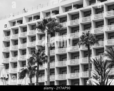 Torremolinos, Málaga, Spanien - 21. September 2024: Das Hotel Pez Espada. Eröffnet 1959. Stockfoto