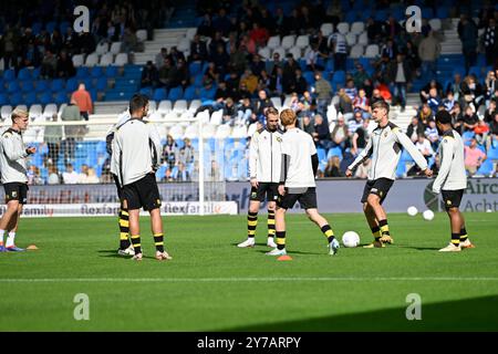 Doetinchem, Niederlande. September 2024. DOETINCHEM, 29.09.2024, de Vijverberg Stadium, Niederländisch Keukenkampioen divisie, Saison 2024-2025. De Graafschap - Vitesse. Vitesse Spieler während des Aufwärmens Credit: Pro Shots/Alamy Live News Stockfoto