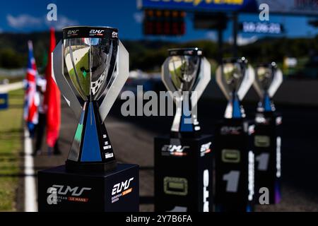 Illustration der Trophäen während der 4 Stunden von Mugello 2024, 5. Runde der europäischen Le Mans Serie 2024 auf dem Mugello Circuit vom 26. Bis 29. September 2024 in Scarperia e San Piero, Italien Stockfoto