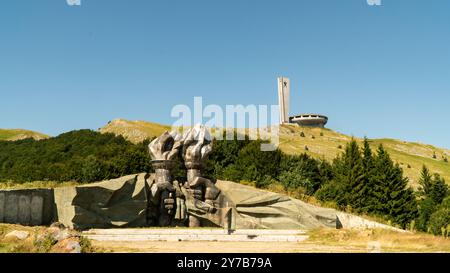 Buzludzha Gedenkhaus in Bulgarien. Denkmal Symbol des Kommunismus auf dem Gipfel des Berges Stockfoto