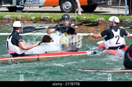 Ferrol, Spanien. 10. Juli 2011. Galizische Meisterschaft Kajak Polo Stockfoto