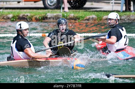 Ferrol, Spanien. 10. Juli 2011. Galizische Meisterschaft Kajak Polo Stockfoto