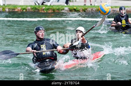 Ferrol, Spanien. 10. Juli 2011. Galizische Meisterschaft Kajak Polo Stockfoto