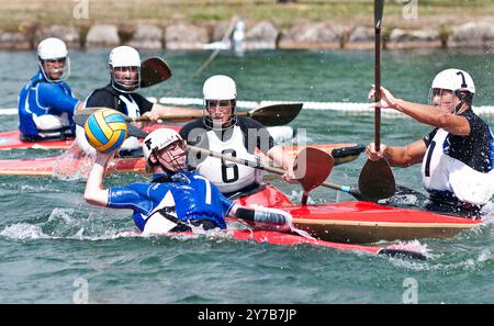 Ferrol, Spanien. 10. Juli 2011. Galizische Meisterschaft Kajak Polo Stockfoto