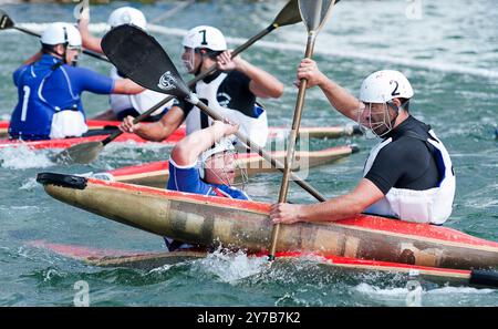 Ferrol, Spanien. 10. Juli 2011. Galizische Meisterschaft Kajak Polo Stockfoto