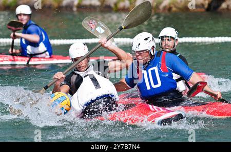 Ferrol, Spanien. 10. Juli 2011. Galizische Meisterschaft Kajak Polo Stockfoto