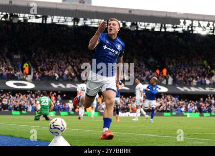 Liam Delap von Ipswich Town feiert das zweite Tor ihrer Mannschaft während des Premier League-Spiels in Portman Road, Ipswich. Bilddatum: Sonntag, 29. September 2024. Stockfoto