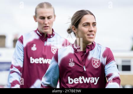 London, Großbritannien. September 2024. London, England, 29. September 2024: Katrina Gorry (22 West Ham) wärmt sich vor dem Womens Super League Spiel zwischen West Ham und Liverpool im Chigwell Construction Stadium in London auf. (Pedro Porru/SPP) Credit: SPP Sport Press Photo. /Alamy Live News Stockfoto