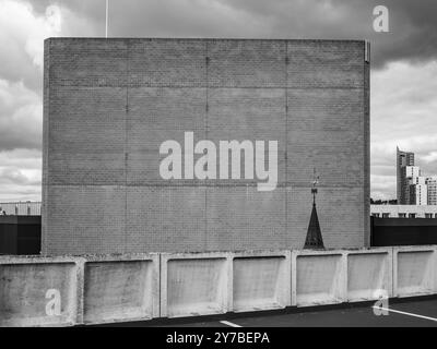 Plymouth verschiedene Brutalistische Architektur Brutalismus mehrstöckiger Brutalismusparkplatz Stockfoto