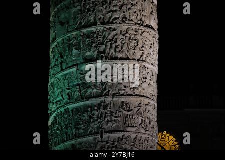 Berühmte Wahrzeichen in Rom und Vatikanstadt bei Nacht Stockfoto