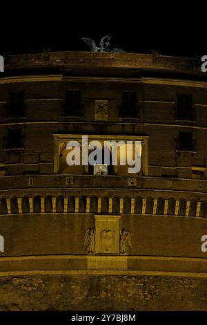 Berühmte Wahrzeichen in Rom und Vatikanstadt bei Nacht Stockfoto