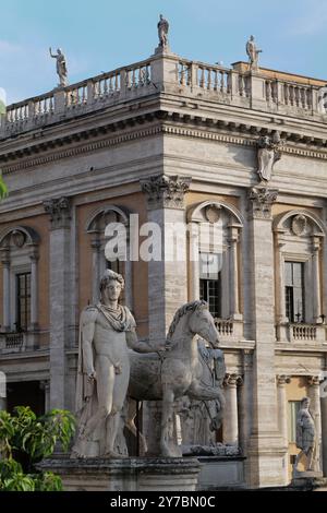 Blick auf die Architektur der Antike, des Mittelalters und der Renaissance rund um das Herz von Rom, ft. Forum Romanum, Kapitolinische Museen, Teatro di Marcello und vieles mehr Stockfoto
