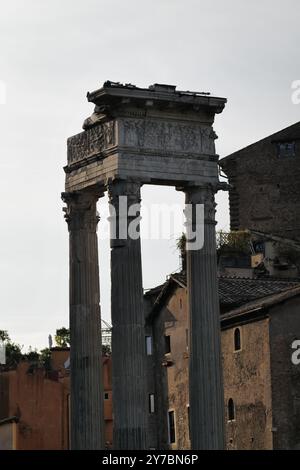 Blick auf die Architektur der Antike, des Mittelalters und der Renaissance rund um das Herz von Rom, ft. Forum Romanum, Kapitolinische Museen, Teatro di Marcello und vieles mehr Stockfoto