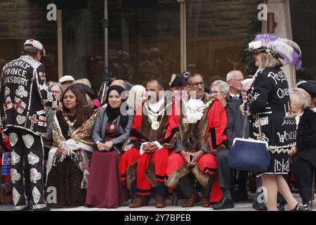 29. September 2024, Guildhall, London Costermongers Harvest Festival die Pearly Society veranstaltet ihr Harvest Festival im Guildhall Yard in London. Foto: Roland Ravenhill/Alamy Stockfoto