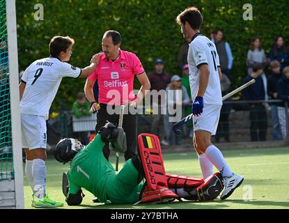 Brüssel, Belgien September 2024. Schiedsrichter Thimoty Hennes wurde während eines Hockeyspiels zwischen Royal Oree Hockey Club und Waterloo Ducks am Sonntag, den 29. September 2024 in Brüssel, am 4. Tag der belgischen Hockeymeisterschaft in der ersten Liga, dargestellt. BELGA FOTO JOHN THYS Credit: Belga News Agency/Alamy Live News Stockfoto