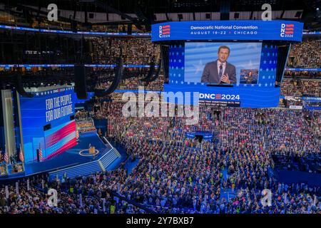 CHICAGO, Illinois – 21. August 2024: US-Verkehrsminister Pete Buttigieg spricht über die Demokratische Nationalkonvention von 2024. Stockfoto