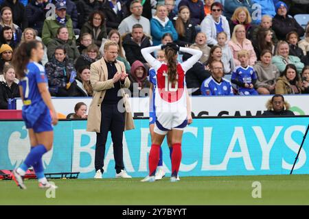 LEICESTER, GROSSBRITANNIEN, 29. SEPTEMBER 2024. Jonas Eidevall, Head Coach von Arsenal Women, reagiert während des Barclays FA Womens Super League Fußballspiels zwischen Leicester City und Arsenal im King Power Stadium in Leicester, England. (Quelle: James Holyoak / Alamy Live News) Stockfoto