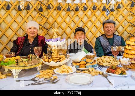 Kirgisistan, Kirchyn-Tal, Familienparty Stockfoto