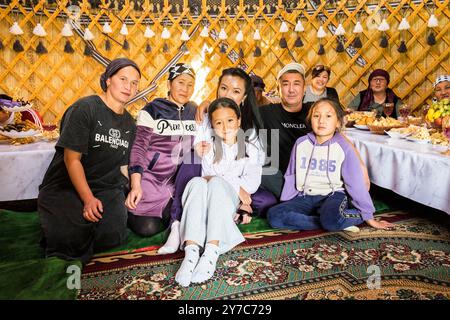 Kirgisistan, Kirchyn-Tal, Familienparty Stockfoto