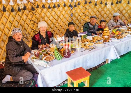 Kirgisistan, Kirchyn-Tal, Familienparty Stockfoto