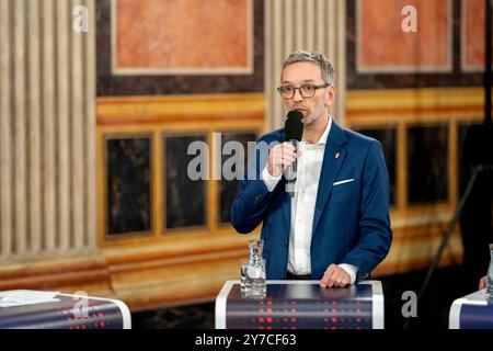 Wien, Wien, Österreich. September 2024. HERBERT KICKL von der rechtsextremen österreichischen Partei FPOE im österreichischen parlament nach der Nationalratswahl in Österreich. Die FPÃ-Partei ist der klare Sieger der Wahlen. (Kreditbild: © Andreas Stroh/ZUMA Press Wire) NUR REDAKTIONELLE VERWENDUNG! Nicht für kommerzielle ZWECKE! Quelle: ZUMA Press, Inc./Alamy Live News Stockfoto