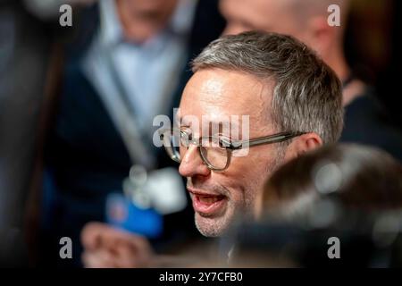 Wien, Wien, Österreich. September 2024. HERBERT KICKL von der rechtsextremen österreichischen Partei FPOE im österreichischen parlament nach der Nationalratswahl in Österreich. Die FPÃ-Partei ist der klare Sieger der Wahlen. (Kreditbild: © Andreas Stroh/ZUMA Press Wire) NUR REDAKTIONELLE VERWENDUNG! Nicht für kommerzielle ZWECKE! Quelle: ZUMA Press, Inc./Alamy Live News Stockfoto