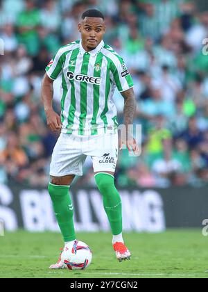 Sevilla, Spanien. September 2024. Natan Souza von Real Betis spielte am 29. September 2024 im Benito Villamarin Stadion in Sevilla, Spanien, während des La Liga EA Sports Matches zwischen Real Betis und RCD Espanyol. (Foto: Antonio Pozo/PRESSINPHOTO) Credit: PRESSINPHOTO SPORTS AGENCY/Alamy Live News Stockfoto