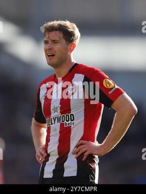 Brentfords Nathan Collins während des Premier League-Spiels zwischen Brentford und West Ham United am Samstag, den 28. September 2024, im Gtech Community Stadium in Brentford. (Foto: Jade Cahalan | MI News) Credit: MI News & Sport /Alamy Live News Stockfoto