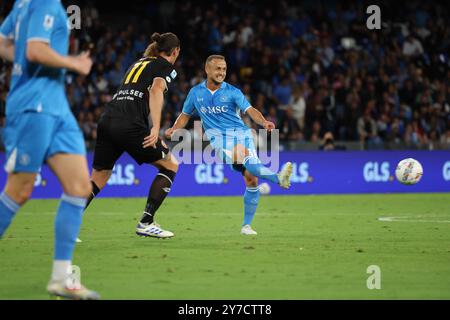 Neapel, Kampanien, ITALIEN. September 2024. Durante la partita di calcio del 29.09.2024, valevole per il campionato italiano di Serie A - 2024/25 A Napoli allo Stadio Diego Armando Maradona tra SSC Napoli vs FC Bologna. Foto: Stanislav Lobotka vom SSC Neapel (Credit Image: © Fabio Sasso/ZUMA Press Wire) NUR REDAKTIONELLE VERWENDUNG! Nicht für kommerzielle ZWECKE! Stockfoto