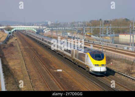 Ein Eurostar der Baureihe 373, bestehend aus den Nummern 373211 und 373212, war in Sevington nahe Ashford auf dem Kontinent unterwegs. Stockfoto