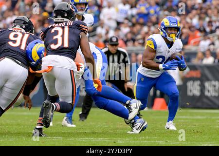 Chicago, Usa. September 2024. Los Angeles Rams Running Back Ronnie Rivers (20) spielt den Ball gegen die Chicago Bears im Soldier Field in Chicago am Sonntag, den 29. September 2024. Foto: Mark Black/UPI Credit: UPI/Alamy Live News Stockfoto