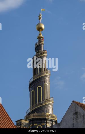 Korkenzieher-Turm der Evangelisch-Lutherischen Erlöserkirche, vor Frelsers Kirke, Christianshavn, Kopenhagen, Dänemark, Europa Stockfoto