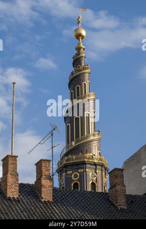 Korkenzieher-Turm der Evangelisch-Lutherischen Erlöserkirche, vor Frelsers Kirke, Christianshavn, Kopenhagen, Dänemark, Europa Stockfoto