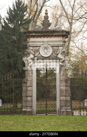 Die Riviera del Brenta ist das urbane Gebiet, historische Landschaft, verteilt entlang des Canal del Brenta, dem alten Bett des Brenta Alten Flusses Brenta Stockfoto