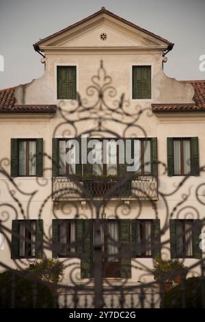 Die Riviera del Brenta ist das urbane Gebiet, historische Landschaft, verteilt entlang des Canal del Brenta, dem alten Bett des Brenta Alten Flusses Brenta Stockfoto