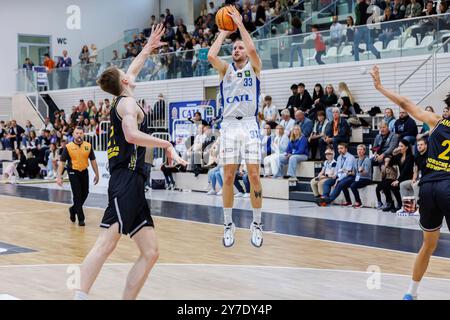 Erfurt, Deutschland. September 2024. Jan Heber (Basketball Löwen Erfurt, 33), 29.09.2024, Erfurt (Deutschland), Basketball, Prob Süd, CATL Basketball Löwen Erfurt - Porsche BBA Ludwigsburg Credit: dpa/Alamy Live News Stockfoto