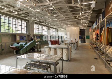 Ausstellungsraum in The Mills, früher bekannt als Nang Fung Cotton Mills, in der No. 45 Pak Tin Par Street, Chai Wan Kok, Tsuen Wan, Hongkong Stockfoto