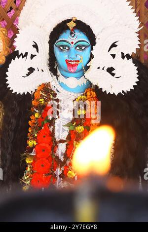 Happy kali Puja und diwali, Idol der hinduistischen Göttin maa kali im Puja Pandal in westbengalen, indien. Berühmtes religiöses fest von bengalen und indien Stockfoto