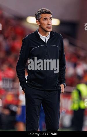 Lissabon, Portugal. September 2024. Bruno Lage (SL Benfica) wurde während des Liga-Portugal-Spiels zwischen SL Benfica und CD Santa Clara im Estadio da Luz gesehen. Finale Partitur; SL Benfica 4:1 CD Santa Clara Credit: SOPA Images Limited/Alamy Live News Stockfoto