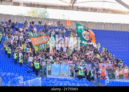 Roma, Italien. 30. September 2024. Venezia Unterstützer beim Fußball-Spiel der Serie A Enilive zwischen AS Roma und Venezia im Olympiastadion in Rom, Italien - Sonntag, 29. September 2024. Sport - Fußball. (Foto: Fabrizio Corradetti/LaPresse) Credit: LaPresse/Alamy Live News Stockfoto