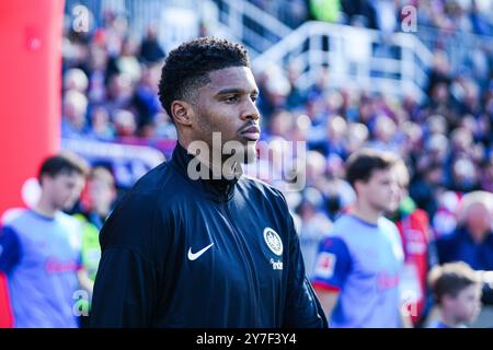 Aurele Amenda (Eintracht Frankfurt, #05) GER, Holstein Kiel vs. Eintracht Frankfurt, Fussball, Bundesliga, Spieltag 5, Saison 2024/25, 29.09.2024 DFL-VORSCHRIFTEN VERBIETEN DIE VERWENDUNG VON FOTOGRAFIEN ALS BILDSEQUENZEN UND/ODER QUASI-VIDEO Foto: Eibner-Pressefoto/Marcel von Fehrn Stockfoto